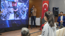 Diyarbakırlı Öğrenciler Türkiye'nin İlk Astronotu Gezeravcı İle Görüştü
